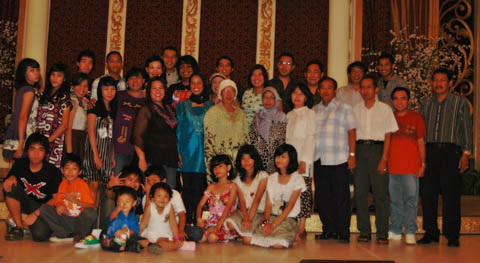 my_keluarga_indonesia_by_asddsa1995