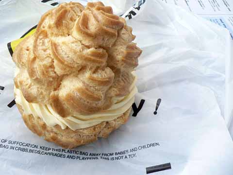 800px-Cream_puff_Spivack