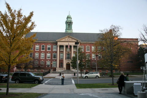 Boston_latin_school_exterior_front_wide
