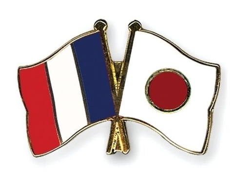 flag-pins-france-japan_large_1367735518_1367735522