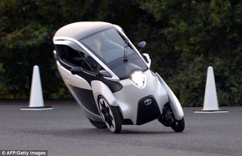 article-2453990-18AA7CA100000578-633_634x410