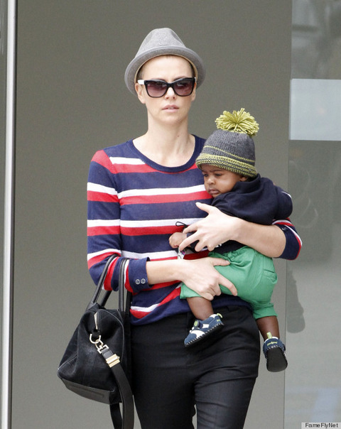 o-CHARLIZE-THERON-BALD-570