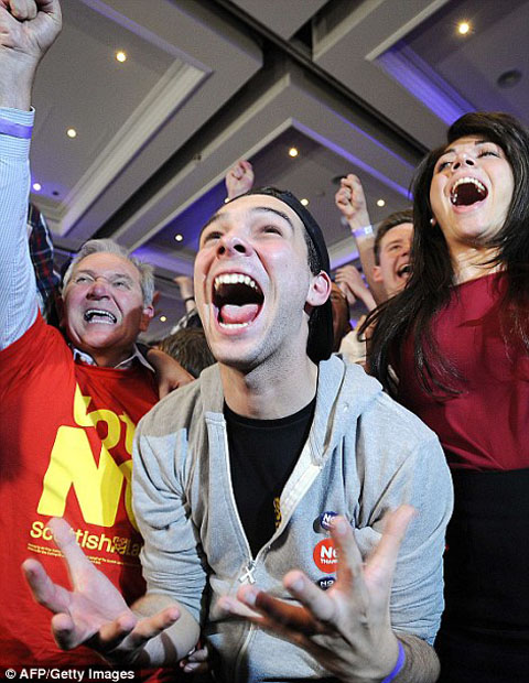1411103640042_wps_53_Pro_union_supporters_cele