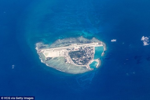 3425A6B600000578-3589522-image-a-37_1463189124786