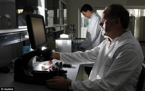 article-2323641-19C01EE4000005DC-415_634x399