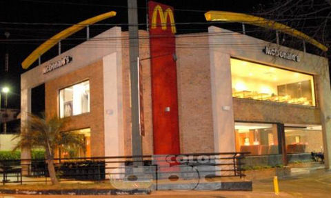 delincuentes-asaltan-mcdonalds-140726_595_356_1