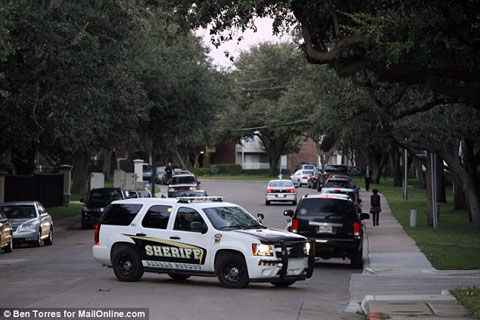 1413378586004_wps_23_Police_investigate_The_Be