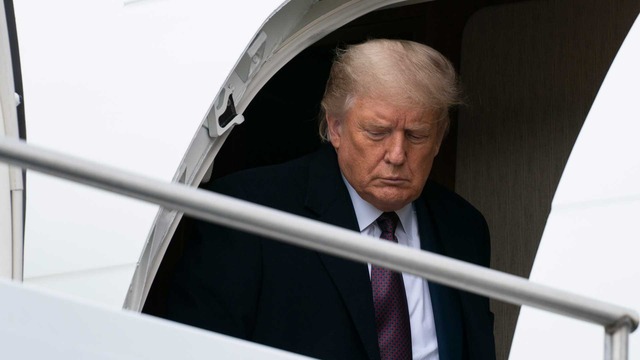 6711247_100220-ap-trump-air-force-1-img