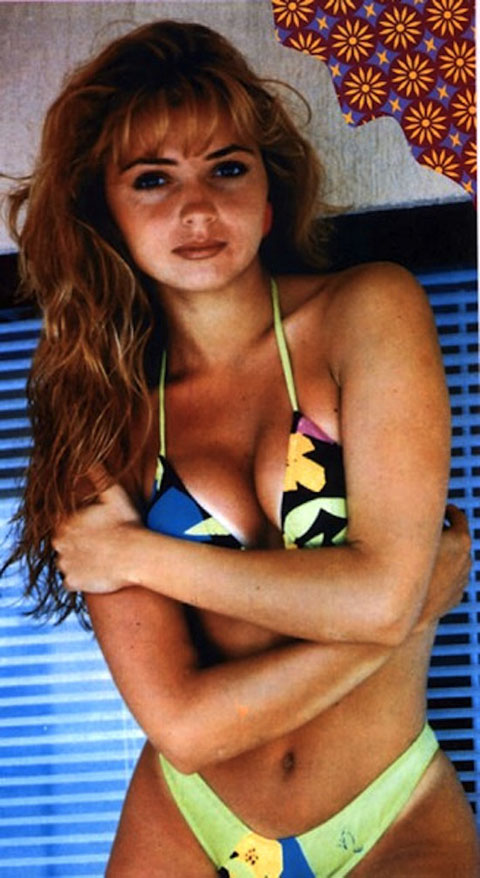 Angelica-Rivera-en-Bikini-10-328x600
