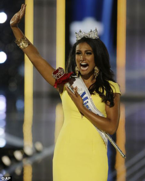 article-2421711-1BD8D381000005DC-361_470x586