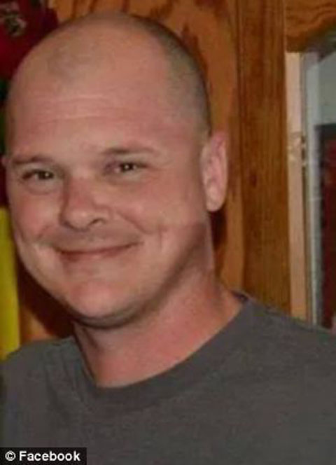 article-2734769-20D3C7CC00000578-129_306x423