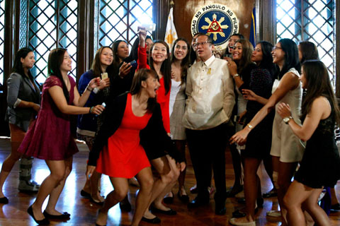 pnoy-lady-eagles-2