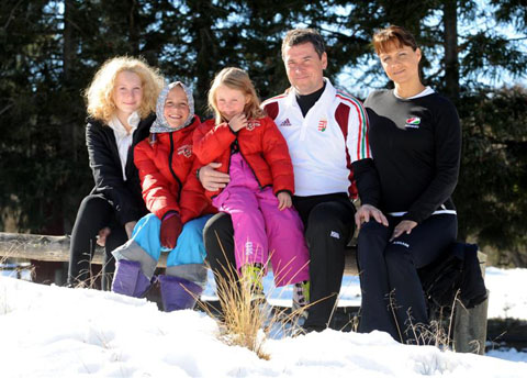 the_hungarian_family_of_bianka_laura_lola_gyorgy_n_4e54efdb97