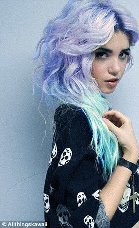 article-2343783-1A4B9C3E000005DC-402_306x499