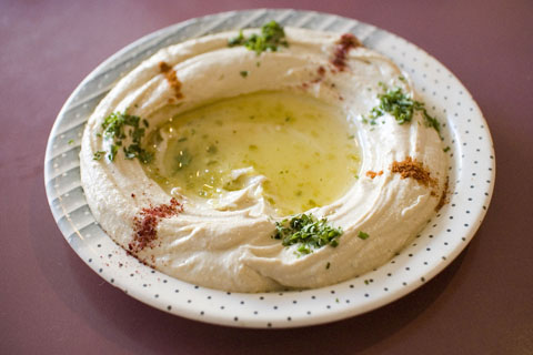 1920px-Hummus_from_The_Nile