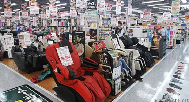 massage-chairs-yodobashi-akiba