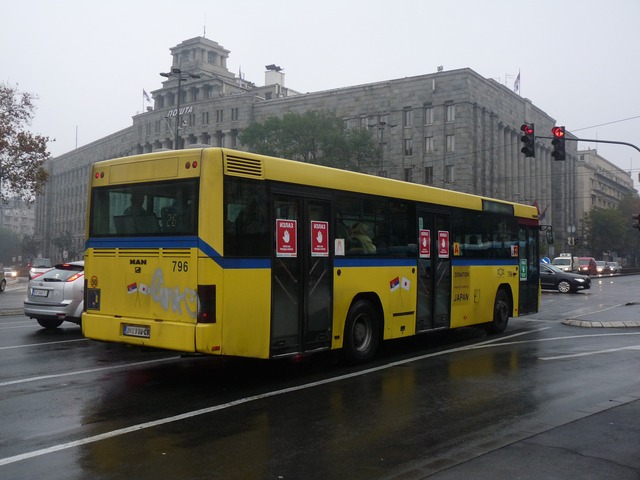 A_bus_in_Beograd,_donated_by_Japan,_October_13,_2012