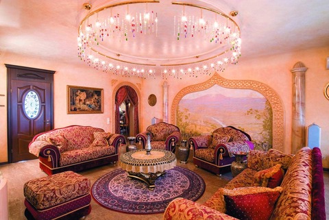 classic-living-room-home-interior-decors