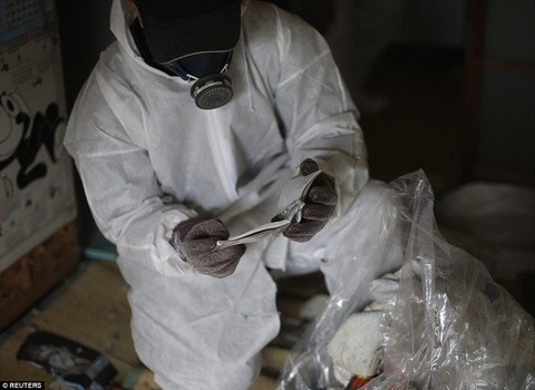 272FDE6200000578-0-image-a-49_1427882647090