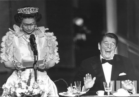 Queen-Elizabeth-II-Jokes-at-State-Dinner