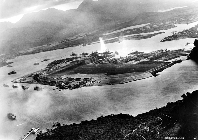 1920px-Attack_on_Pearl_Harbor_Japanese_planes_view