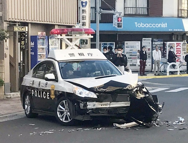 劇訳表示 日本のカーチェイスがほのぼの