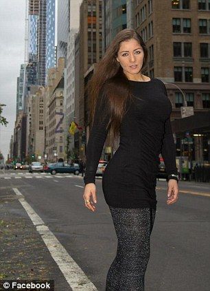 article-2226536-15CD3369000005DC-994_306x423