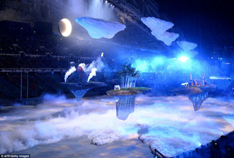 article-2553709-1B467CDD00000578-876_964x650