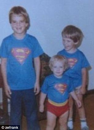 article-2207645-1522431F000005DC-328_306x423