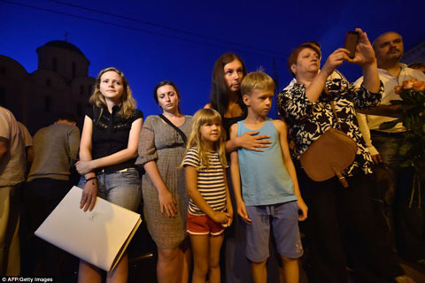 article-2696161-1FBB126000000578-584_964x642