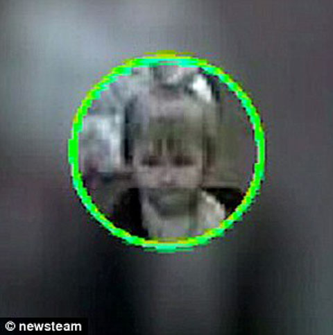 article-2381922-1B156931000005DC-420_306x308