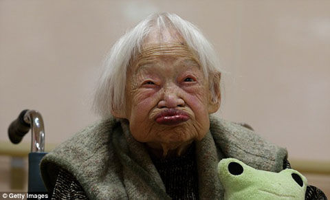 article-2632618-1E00655F00000578-858_634x385