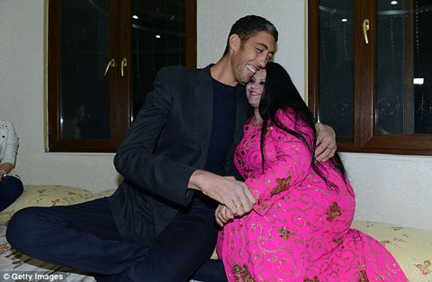 article-2477855-1903FD4600000578-4_634x415