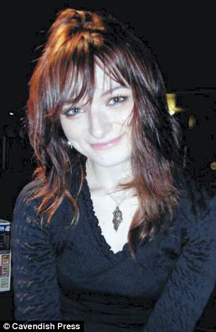 article-0-150E1CBD000005DC-879_306x469