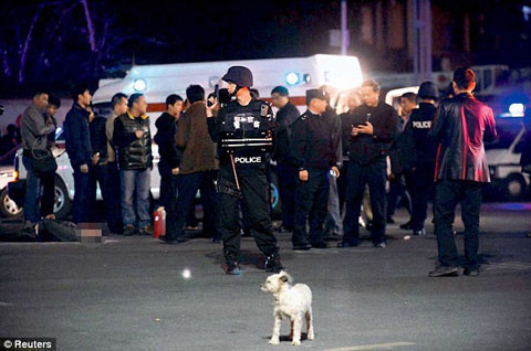 article-2570996-1BF21F8B00000578-579_634x420