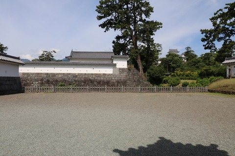 IMG_0427馬出門と内冠木門に挟まれた桝形