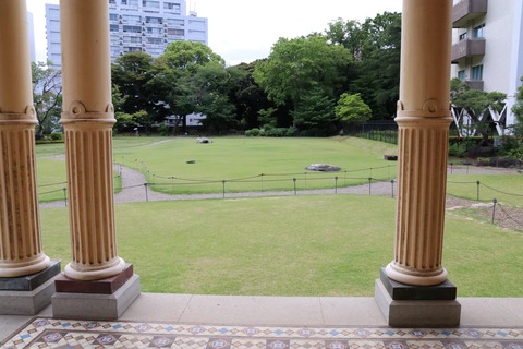 IMG_9789客室からの庭園(ベランダ)トスカナ式列柱