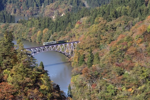 IMG_2781只見川と只見線(道の駅尾瀬街道みしま宿)