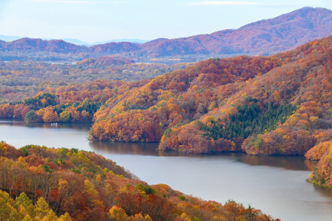 IMG_3147三湖パラダイス小野川湖、遠くに檜原湖