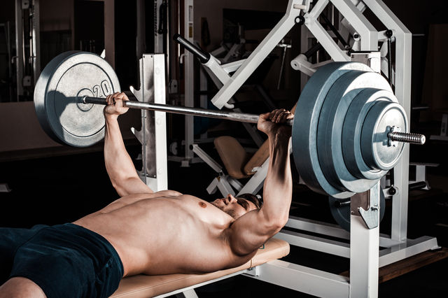デクラインベンチプレスのやり方 重量などについて解説 Tomboy Muscle Blog デクラインベンチプレスのやり方 重量などについて解説 Tomboy Muscle Blog