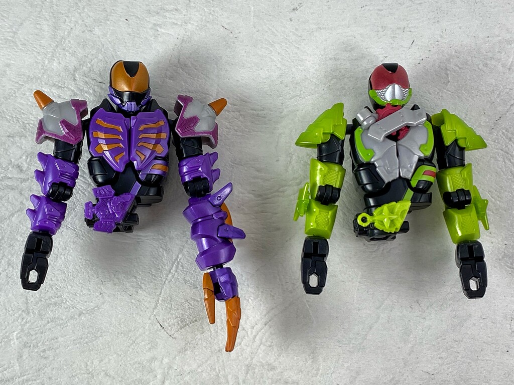リボルブチェンジフィギュア 仮面ライダータイクーン&仮面ライダー