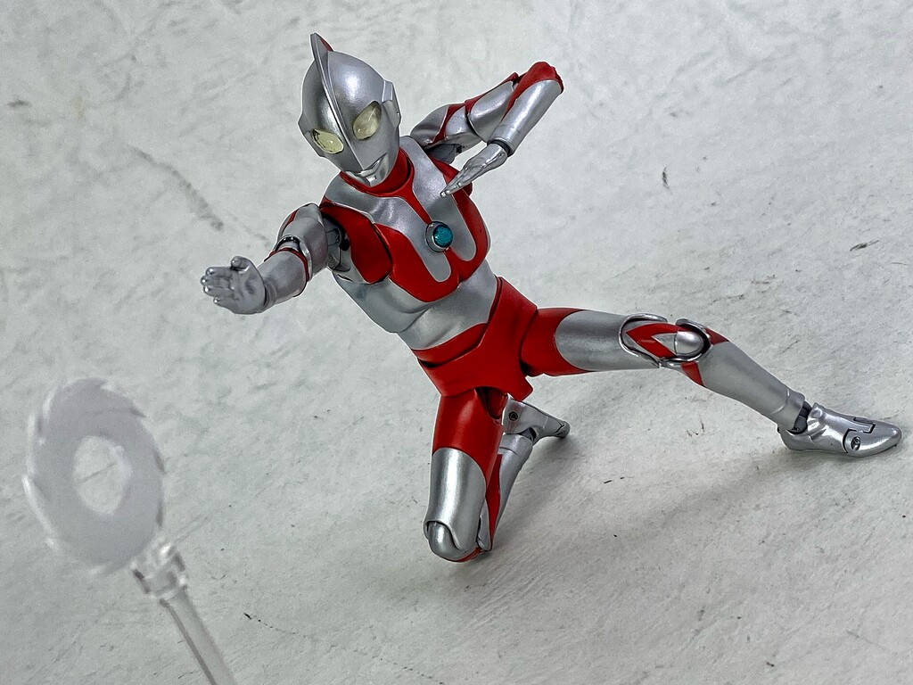 S.H.Figuarts (真骨彫製法) ウルトラマン レビュー : えるけーえぬ