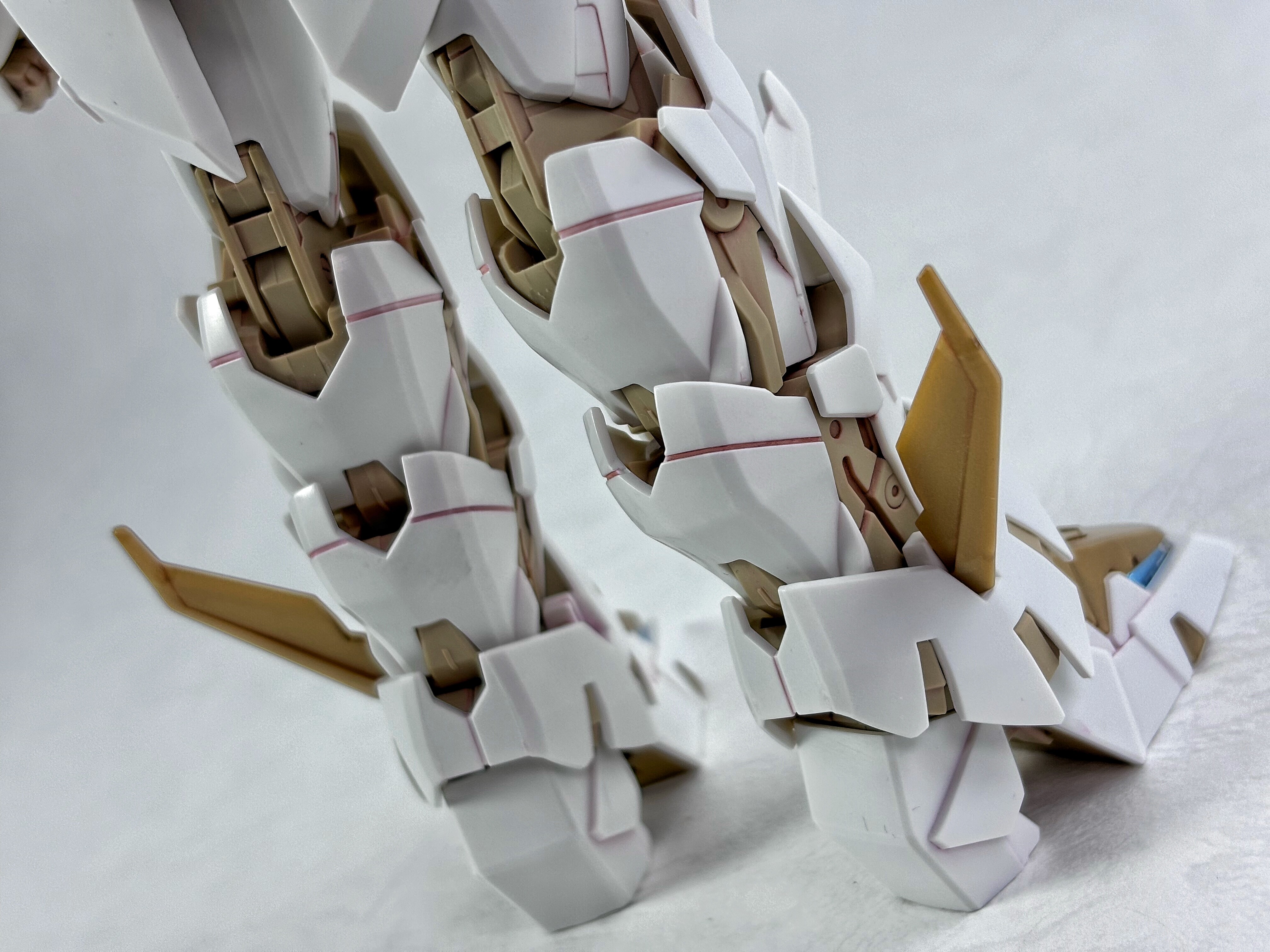 MG ガンダムエピオンEW[CROSS CONTRAST COLORS/CLEAR WHITE