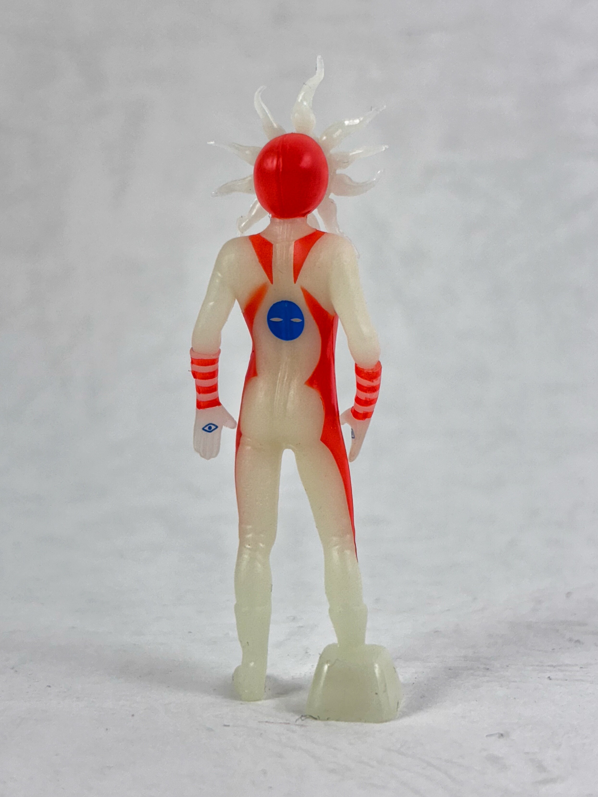 ガチャポン タローマン フィギュアマスコット 蓄光カラー レビュー