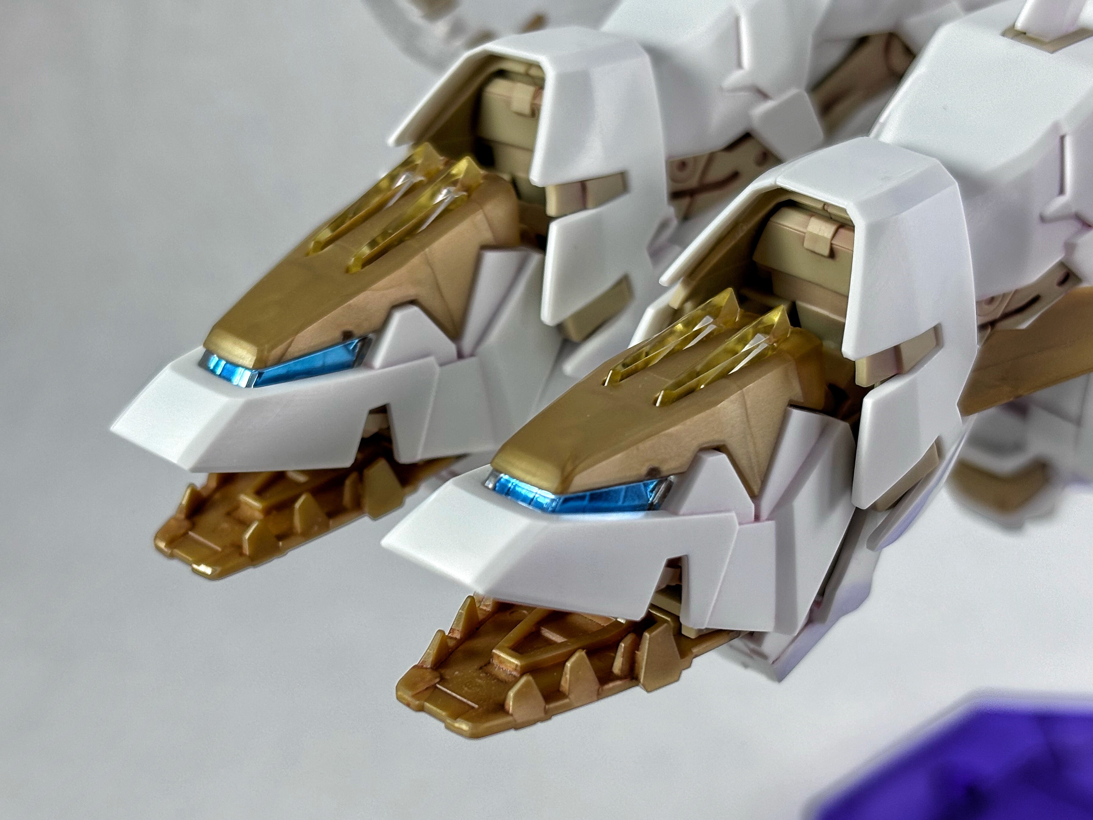 MG ガンダムエピオンEW[CROSS CONTRAST COLORS/CLEAR WHITE