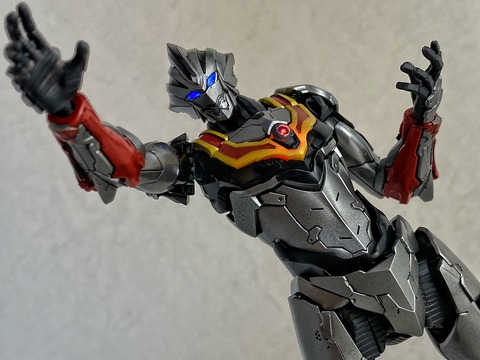 全塗装完成品LEFウルトラマンスーツイーヴィルティガフィギュアライズ