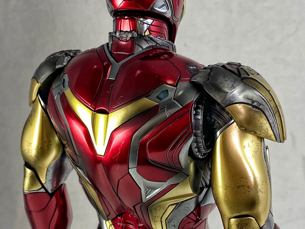 ホットトイズ アイアンマン マーク85(バトルダメージ版 ホットトイズ アイアンマン マーク85(バトルダメージ版