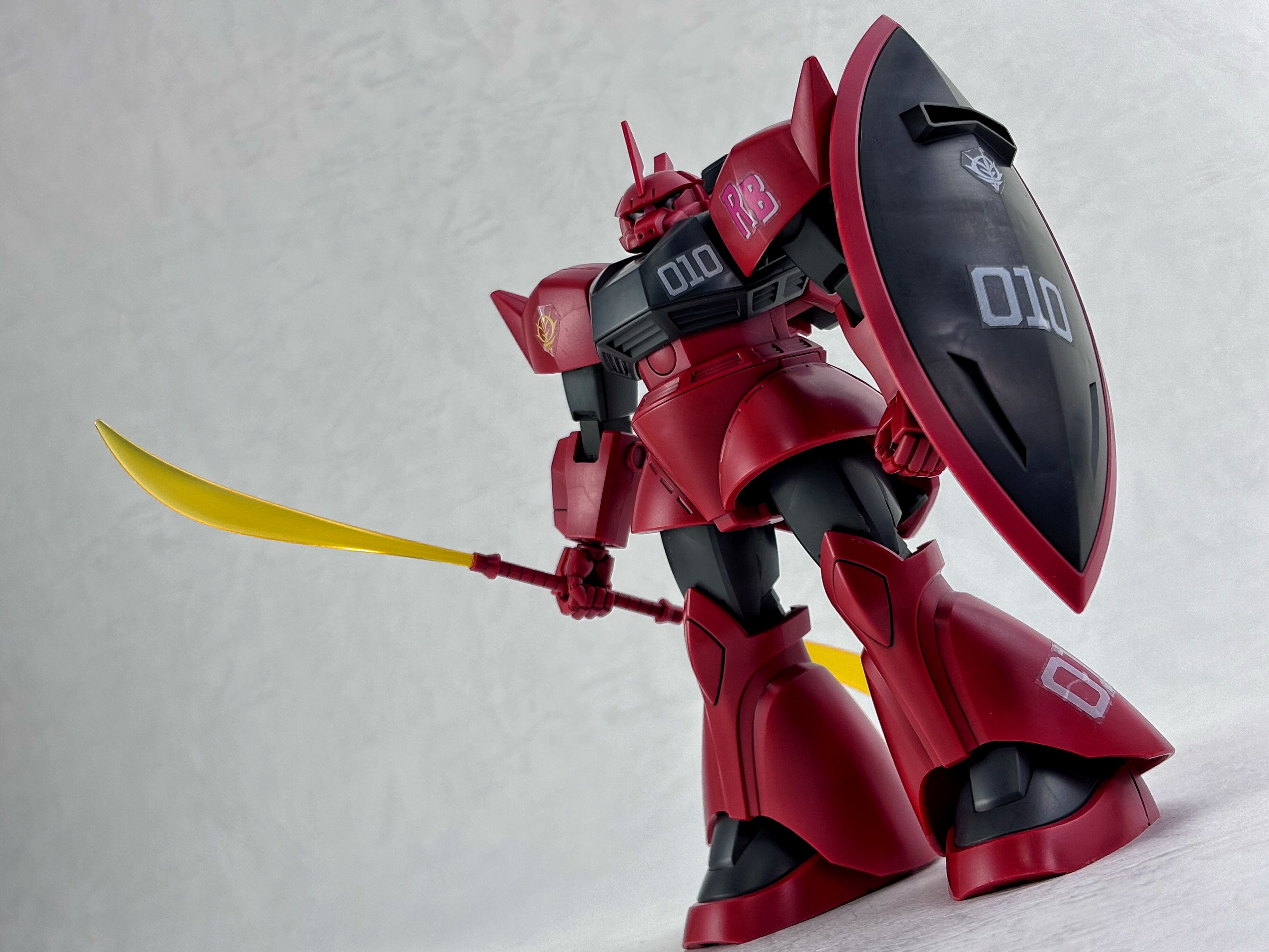 完成品　HGUC ジョニーライデン専用ゲルググ　真紅の稲妻 ガンダム：“真紅の稲妻”ジョニー・ライデン専用ゲルググ 高機動型B型