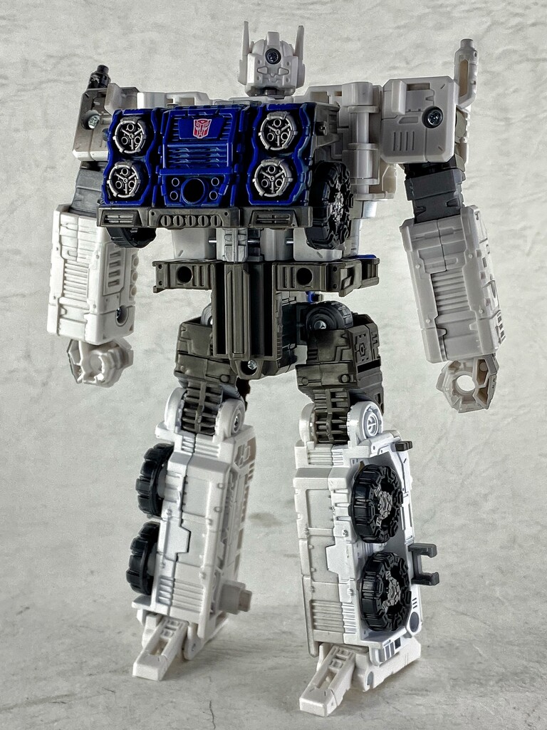 トランスフォーマー WFC-08 ウルトラマグナス レビュー : えるけ