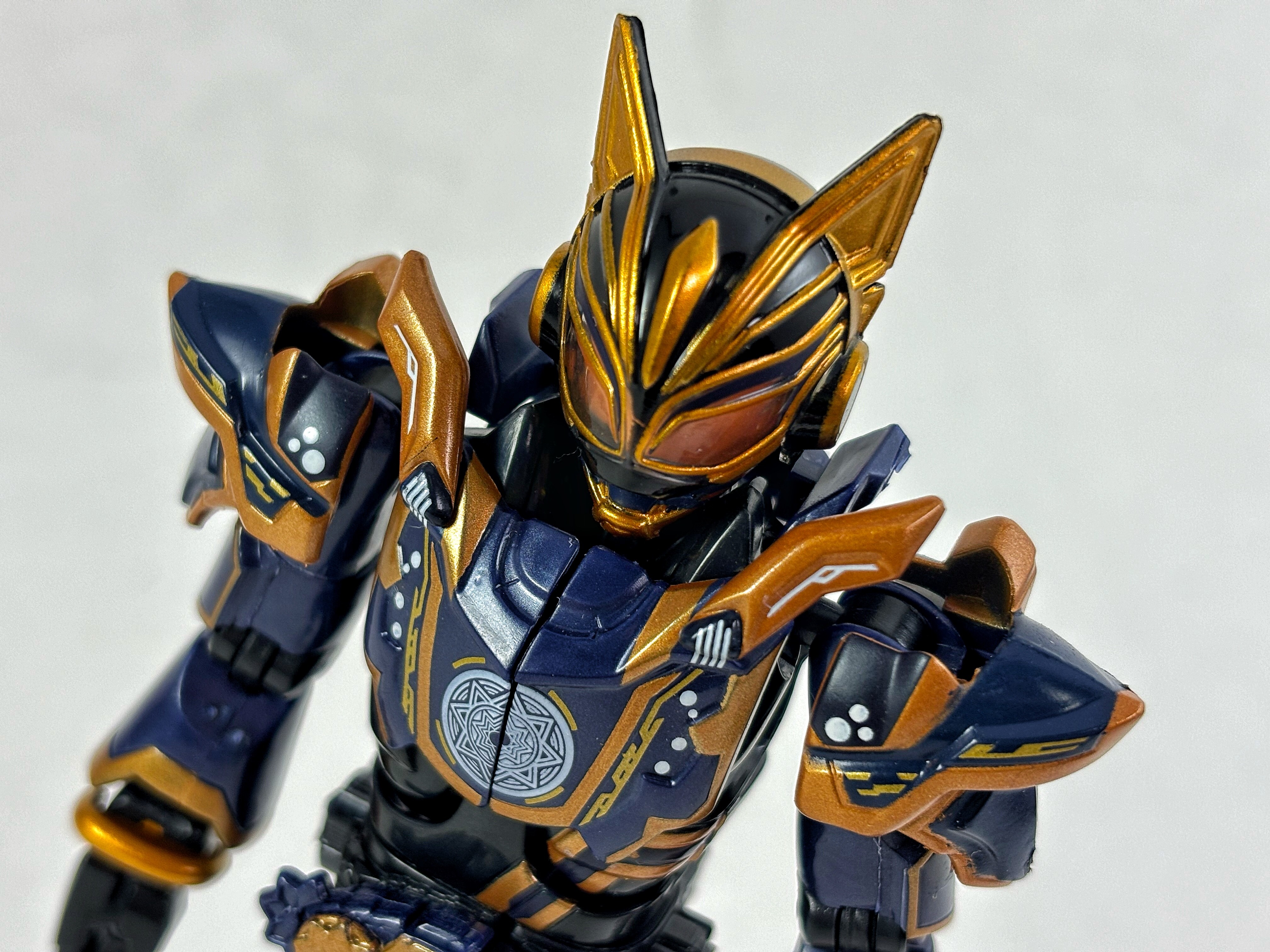 平手付リボルブチェンジフィギュアRCF仮面ライダーナーゴ ファンタジーフォーム リボルブチェンジフィギュア PB08 仮面ライダーナーゴ